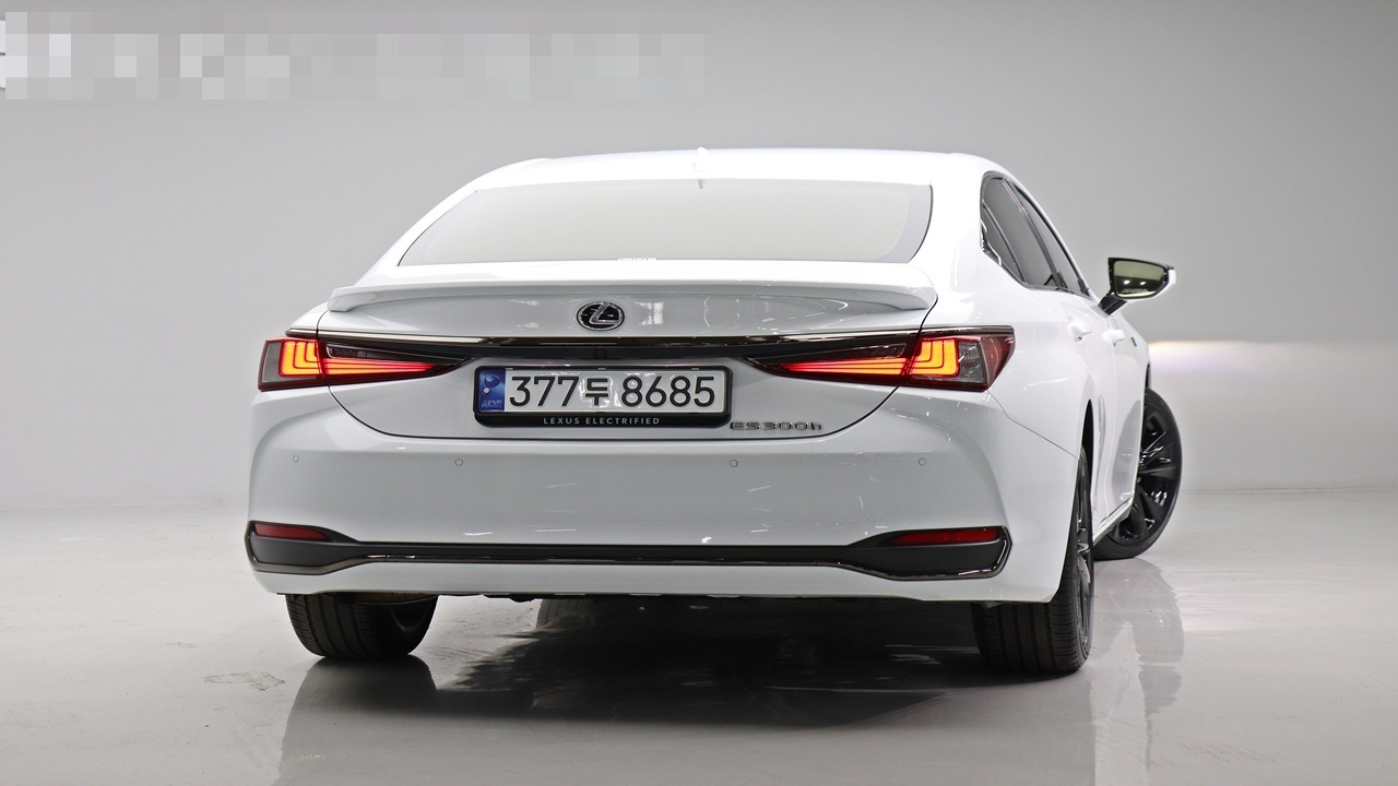 LEXUS ES300H 2024