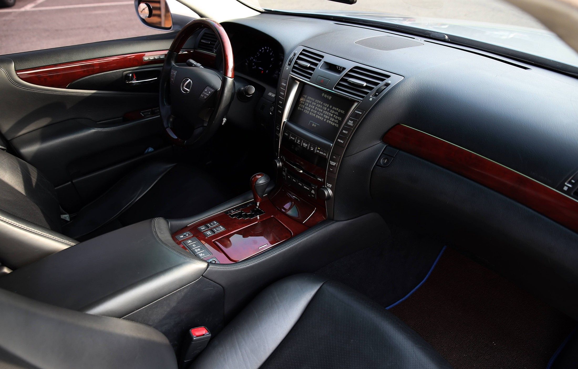 LEXUS LS460 2008