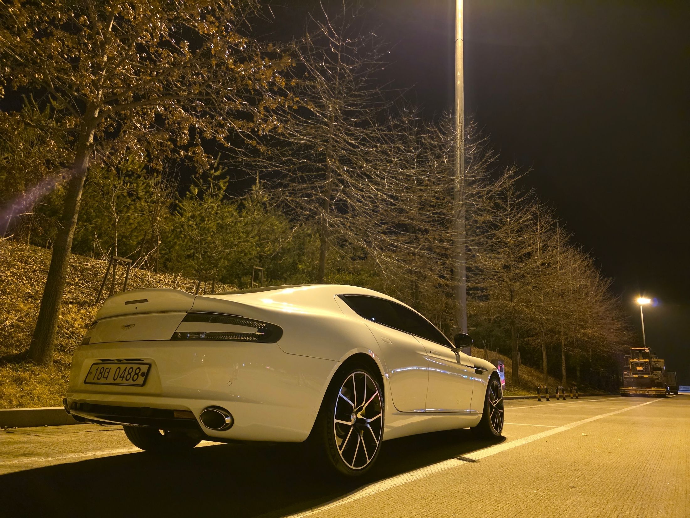 ASTON MARTIN RAPIDE 2016