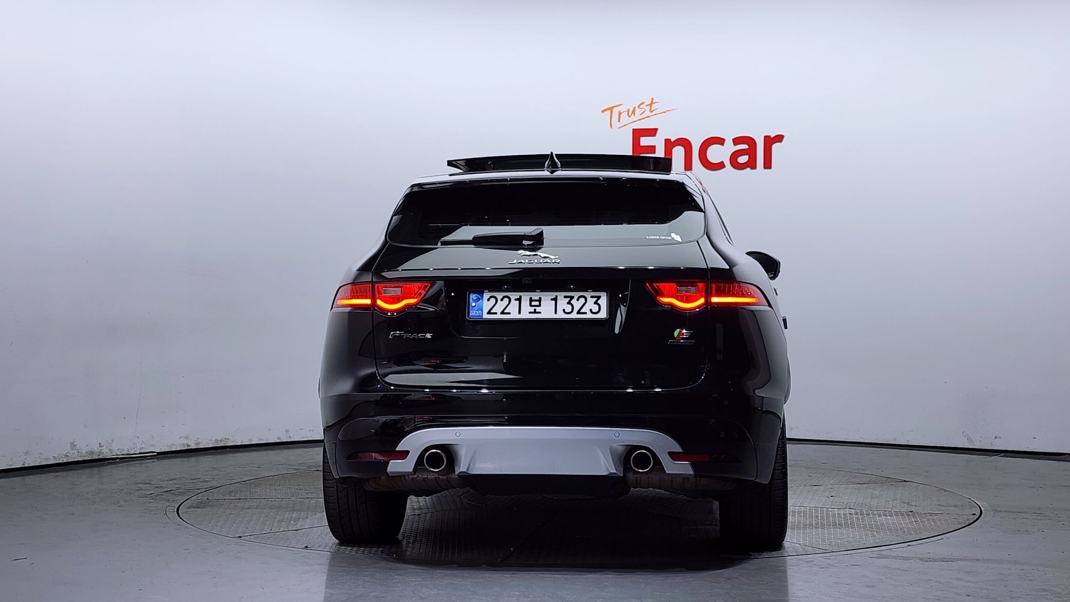 JAGUAR F-PACE 2016
