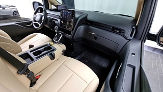 HYUNDAI STARIA 2024