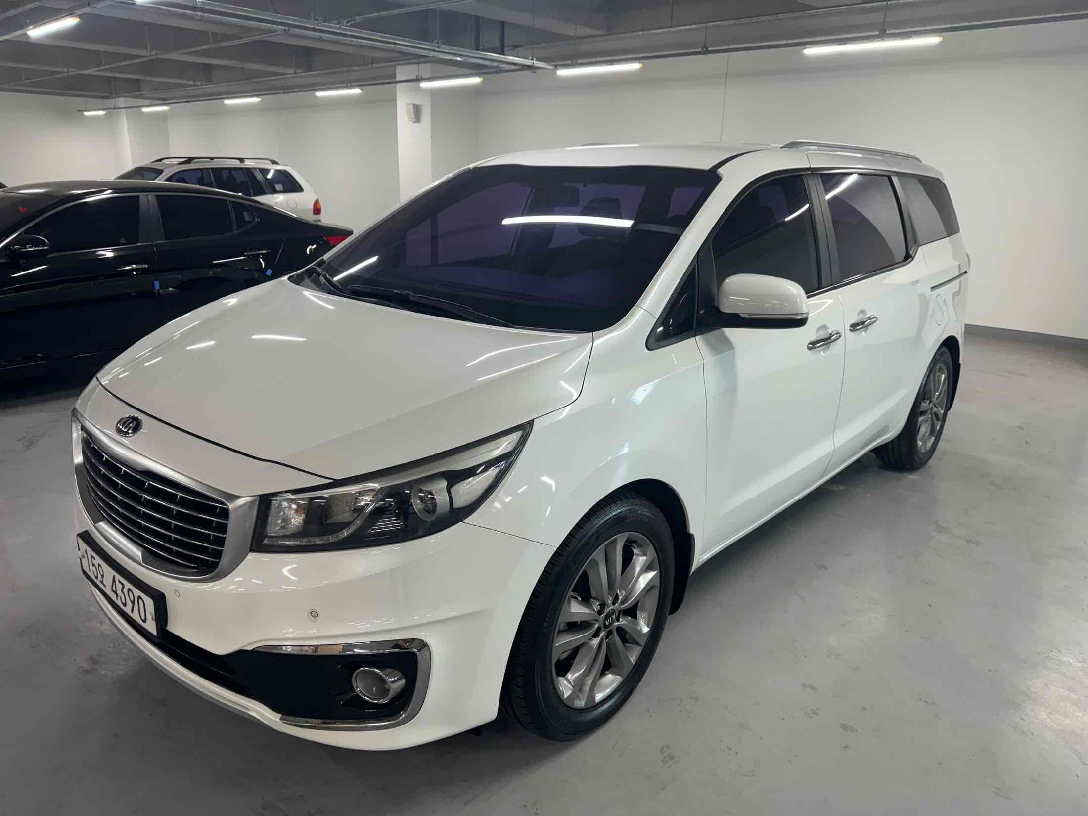 KIA CARNIVAL 2015