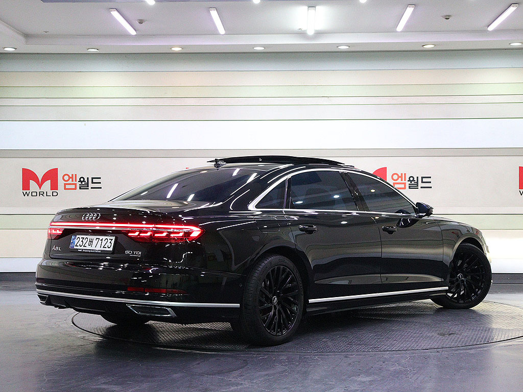AUDI A8 D5