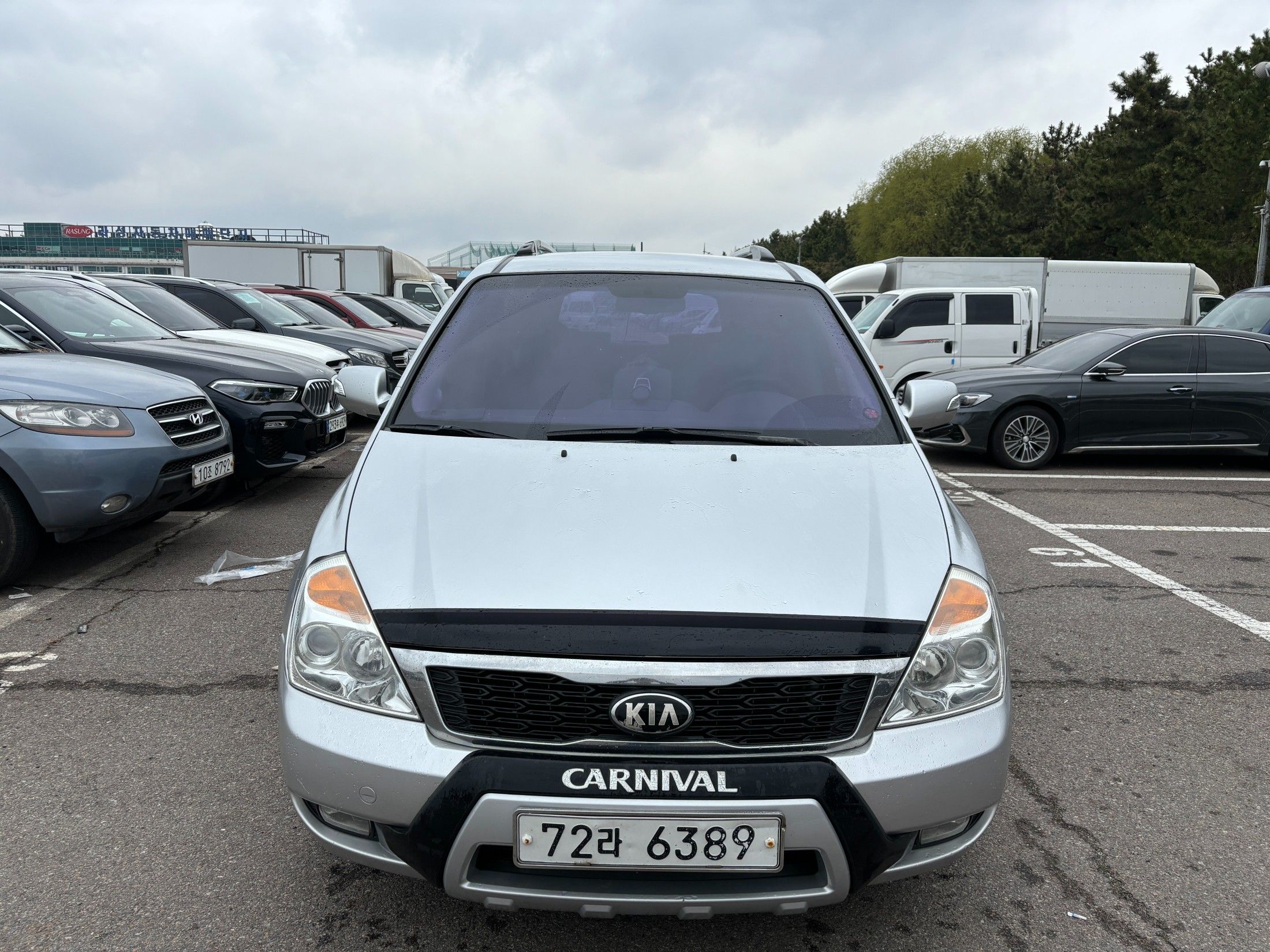 KIA CARNIVAL R 2012
