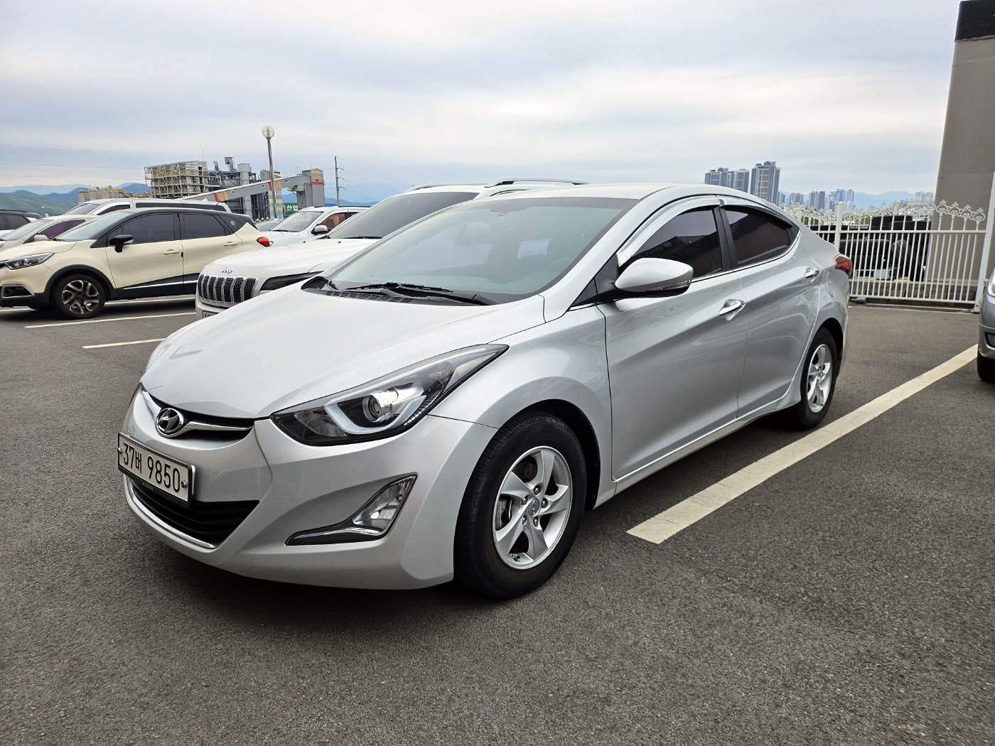 HYUNDAI AVANTE 2015