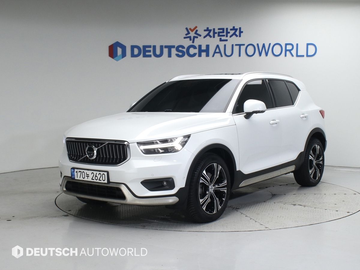 VOLVO XC40 2021