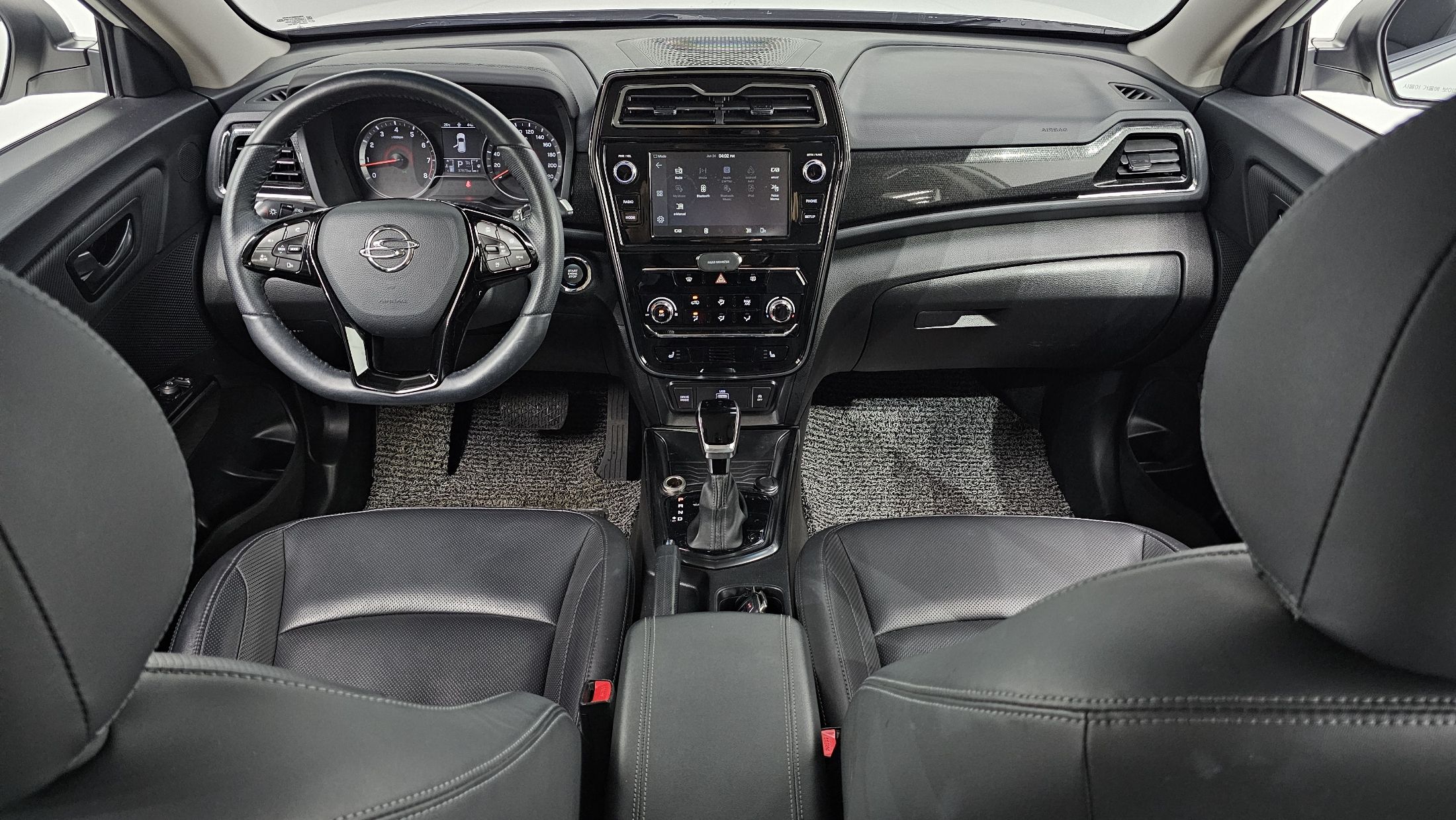 SSANGYONG TIVOLI VERY NEW 2021