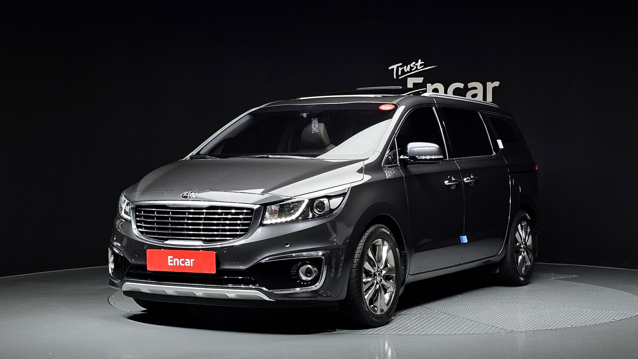 KIA CARNIVAL 2017
