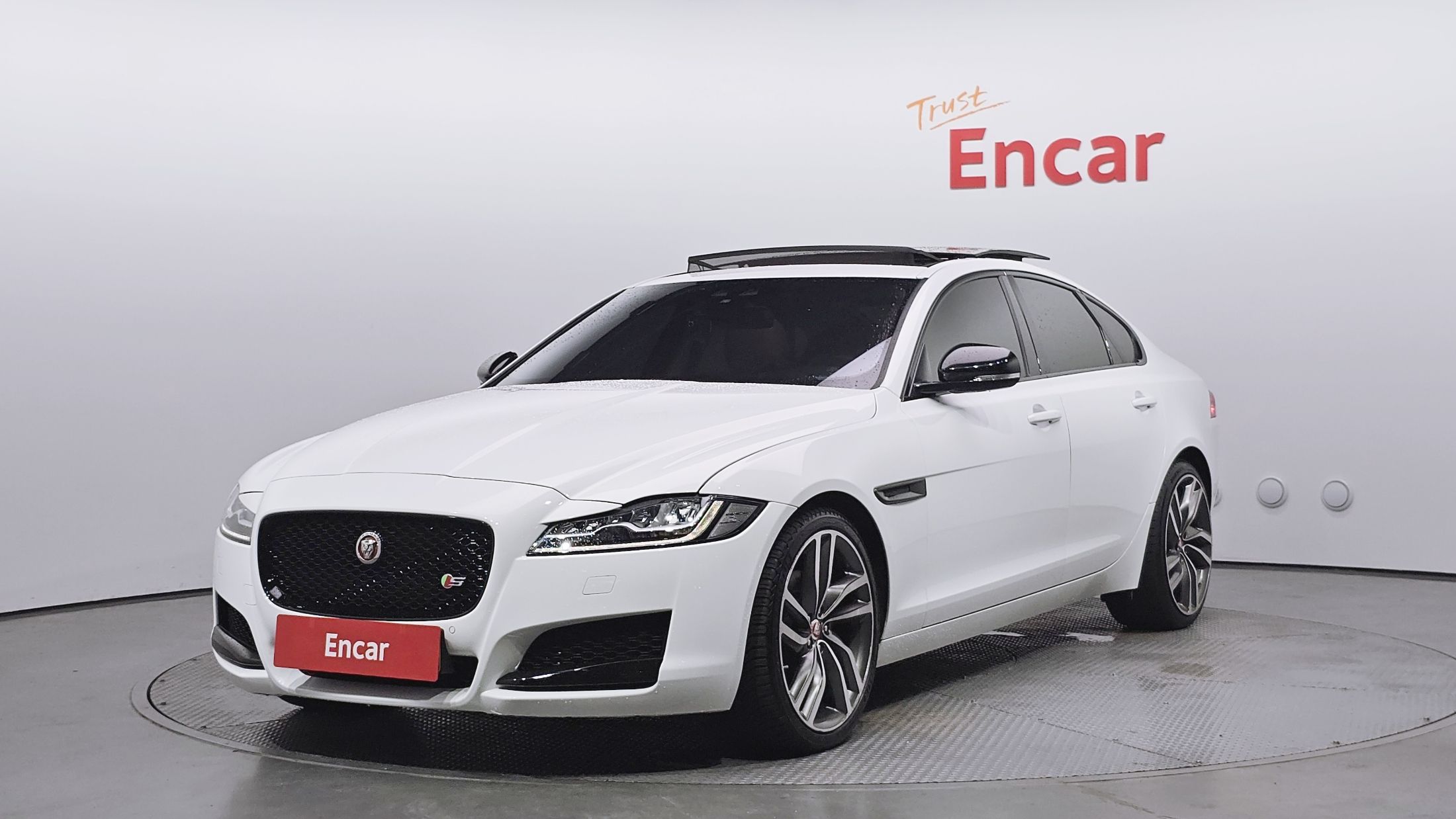 JAGUAR XF X260