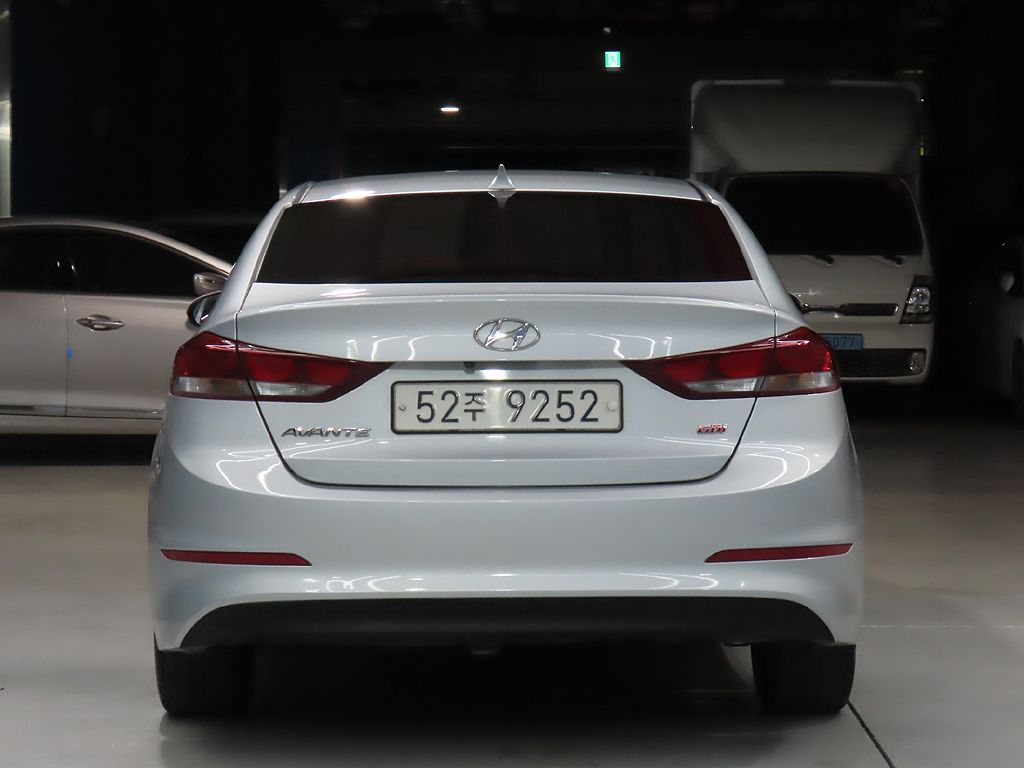 HYUNDAI AVANTE AD 2017