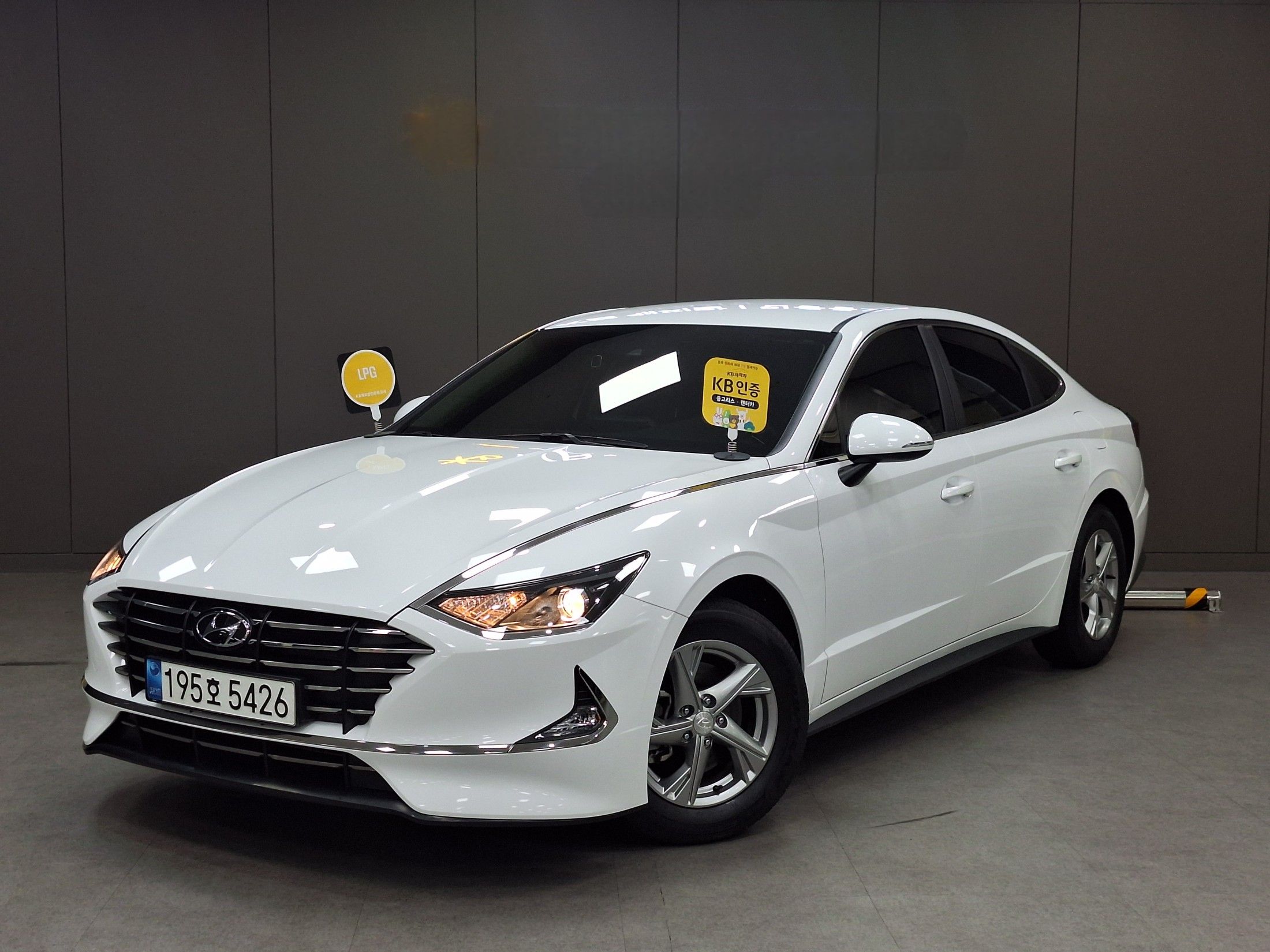 HYUNDAI SONATA DN8