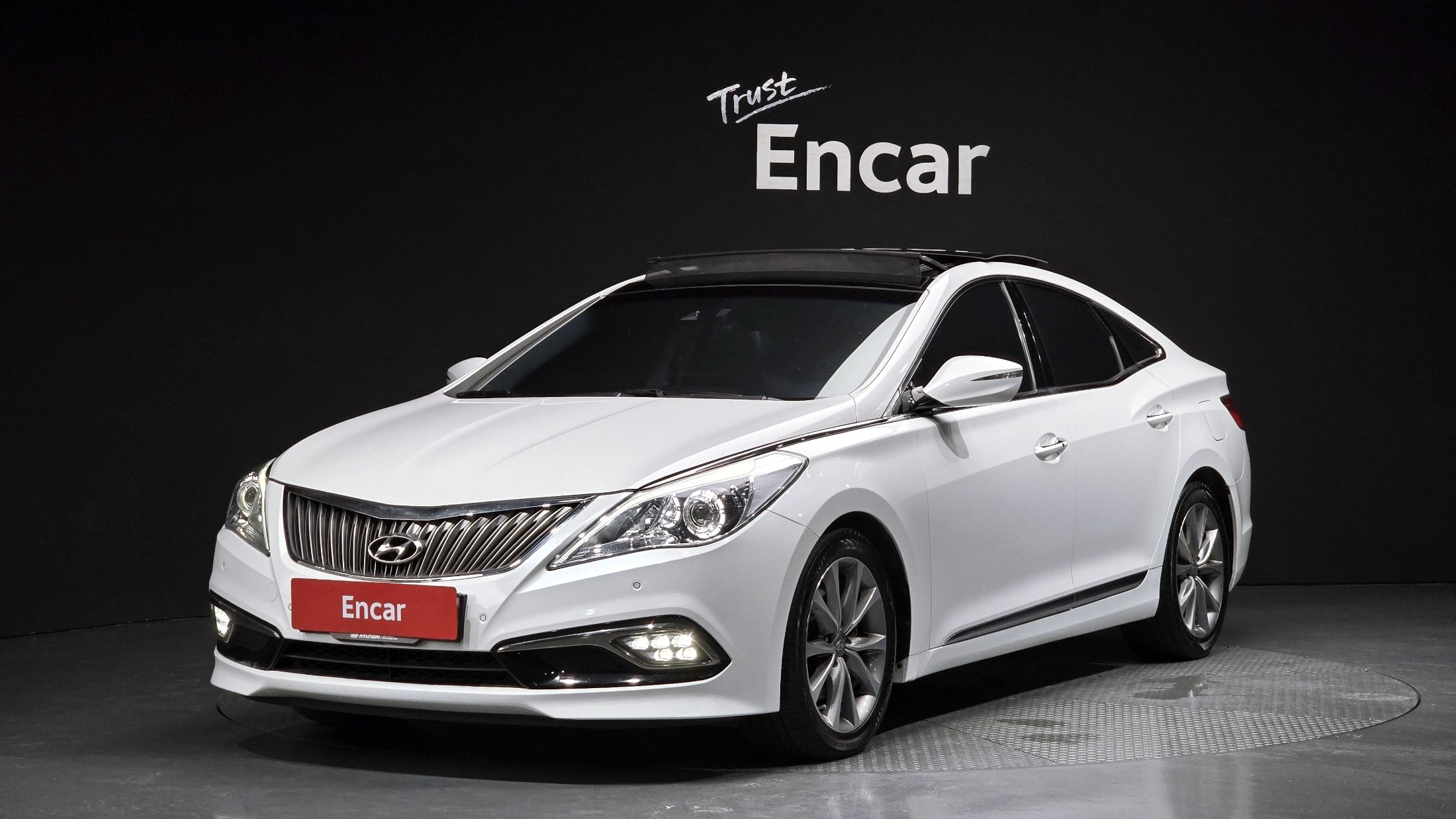 HYUNDAI GRANDEUR HG 2015