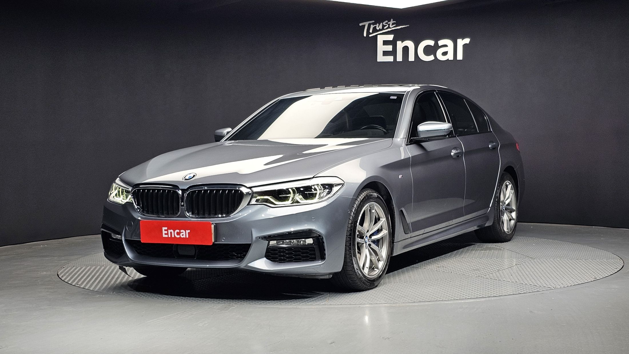 BMW 5-SERIES G30 2017