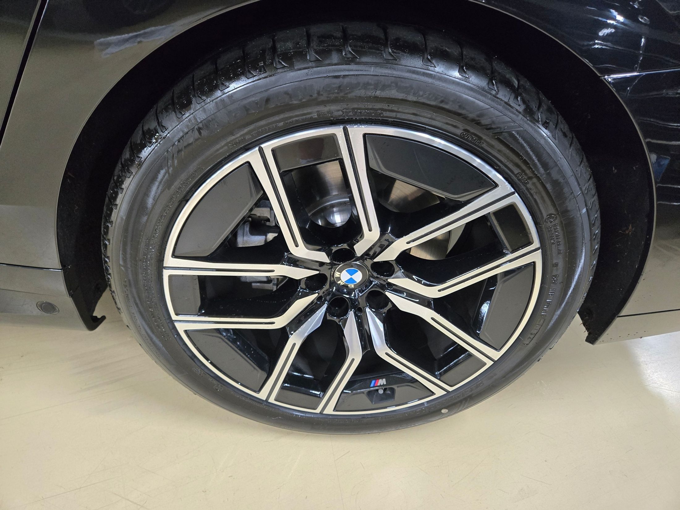 BMW 7-SERIES G70
