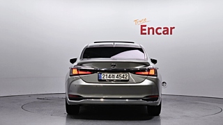 LEXUS ES300H 2024