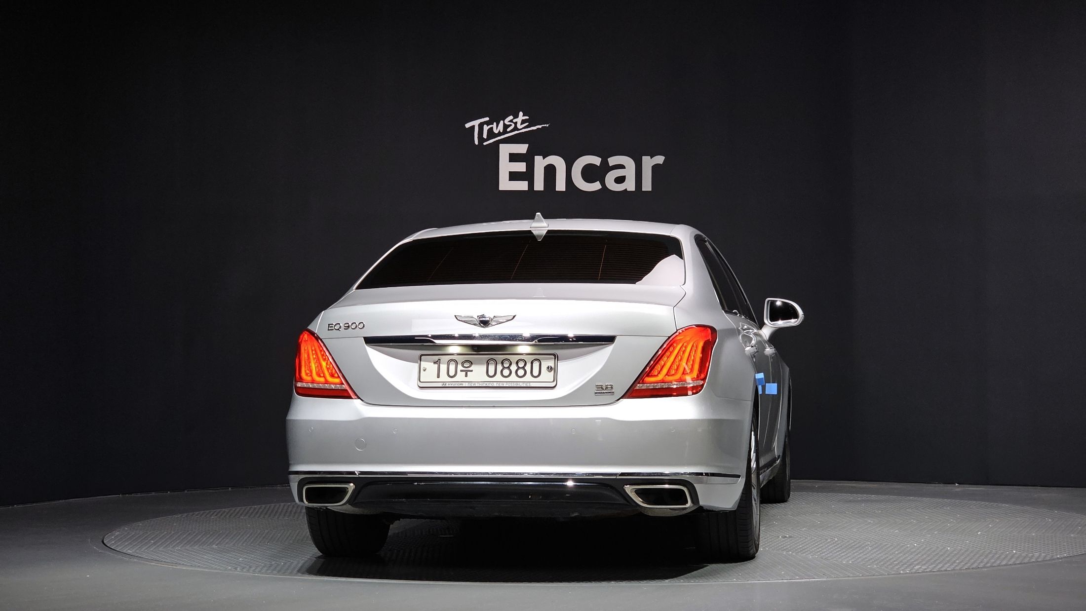 GENESIS EQ900 2016