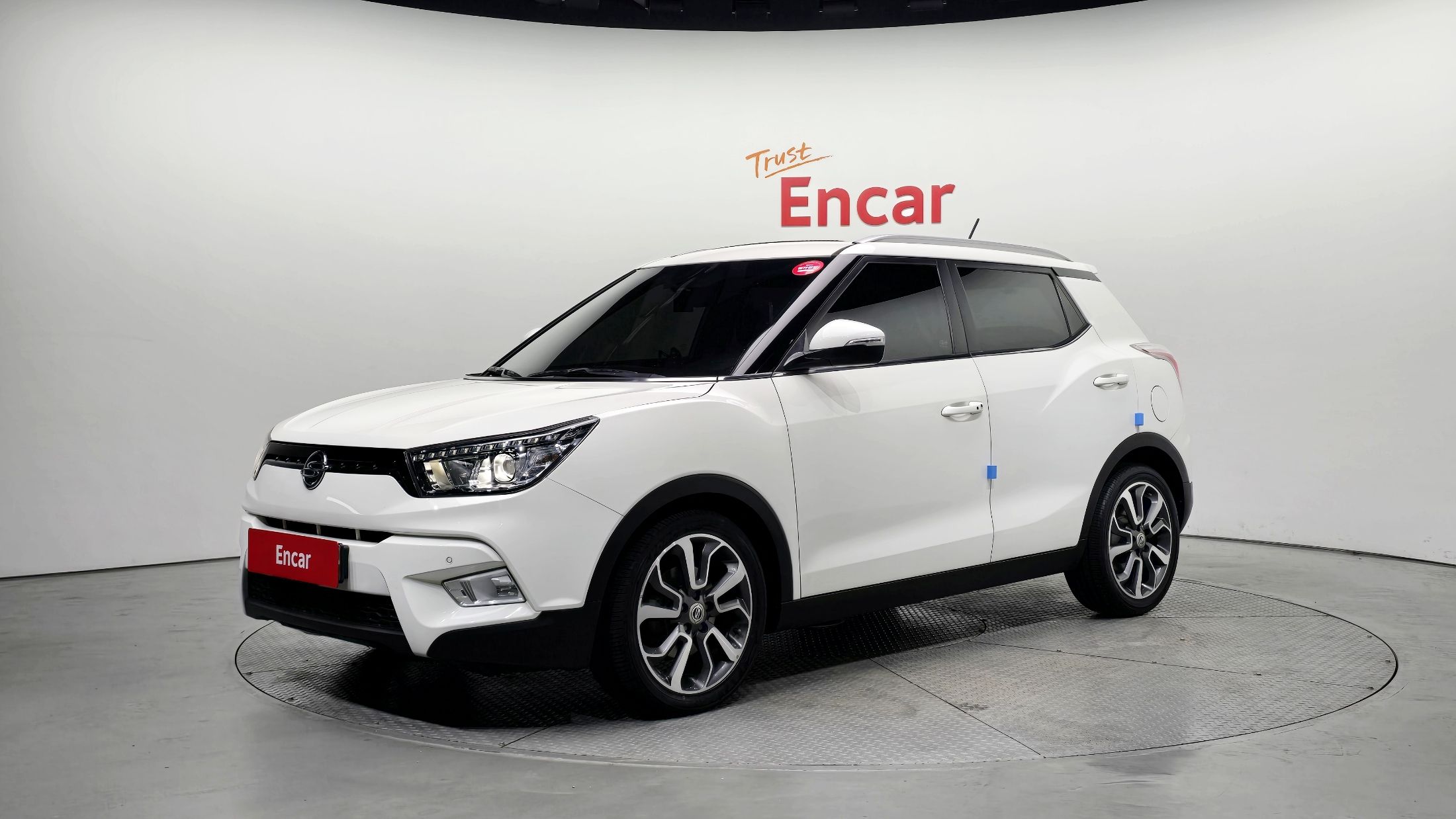 SSANGYONG TIVOLI 2015