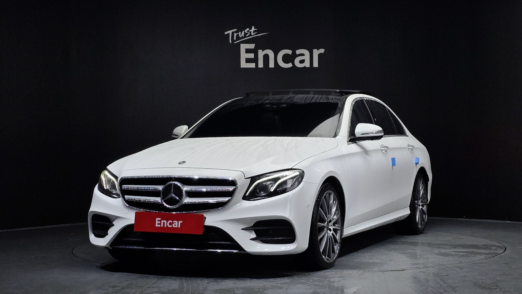 MERCEDES BENZ E-CLASS W213 2019