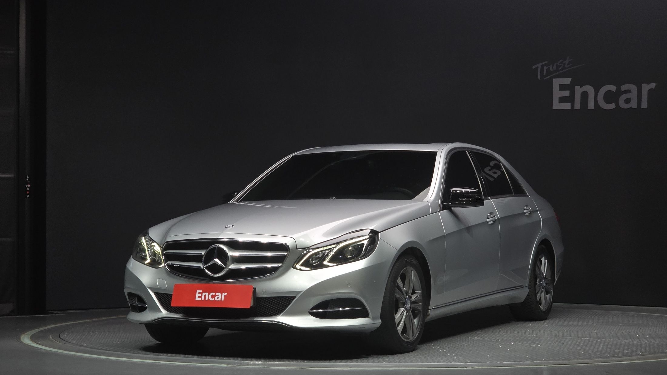 MERCEDES BENZ E-CLASS W212