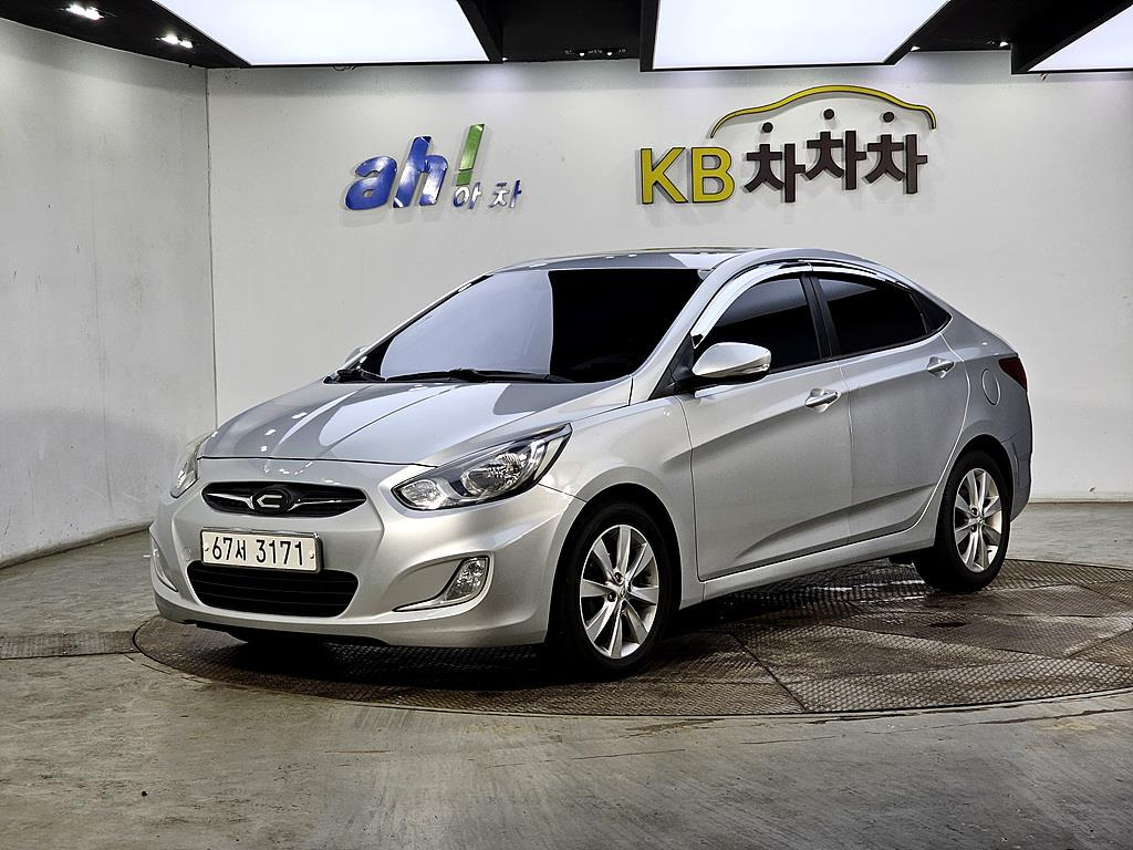 HYUNDAI ACCENT NEW 2012