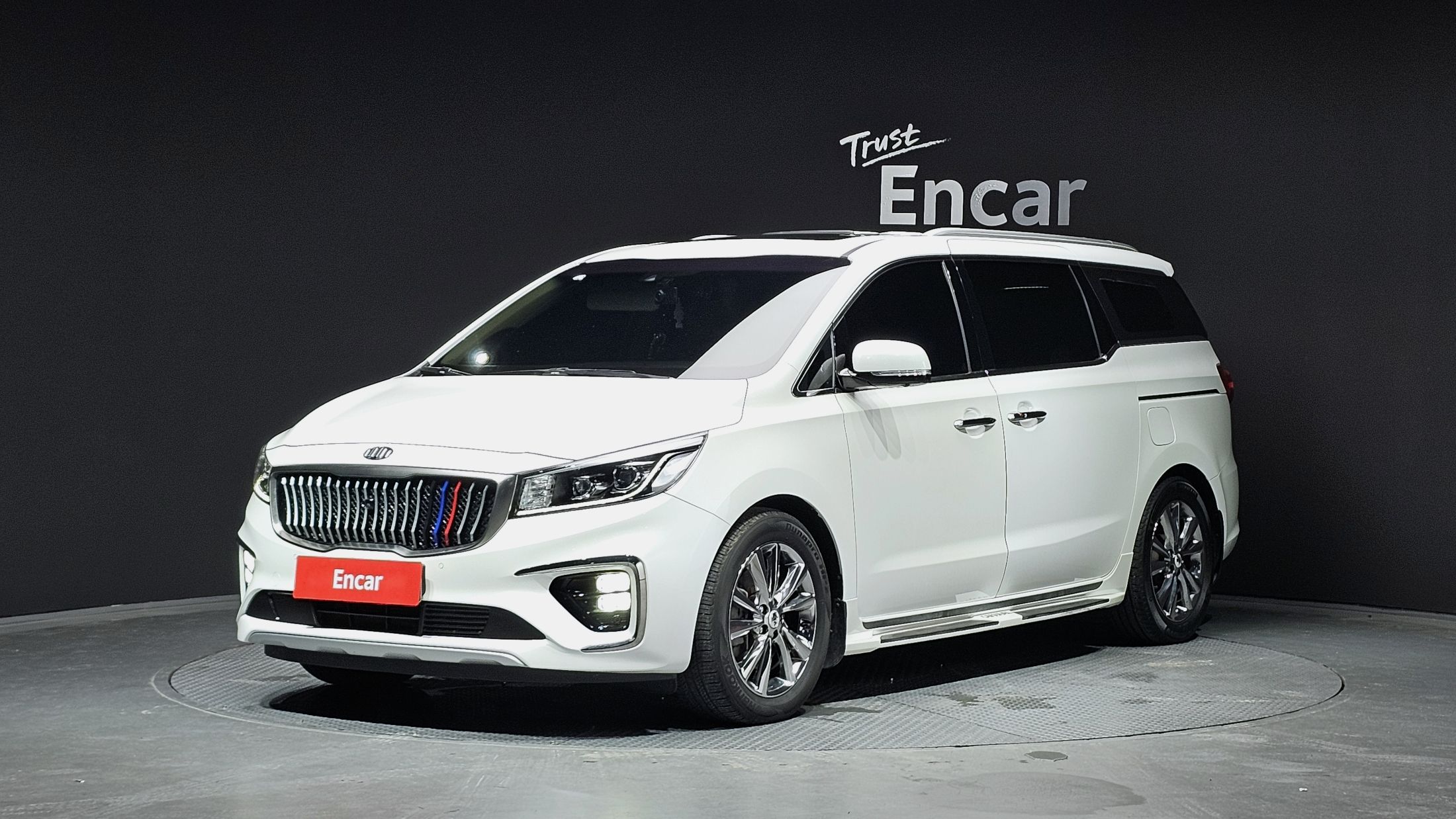 KIA CARNIVAL 2018