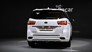 KIA CARNIVAL 2018