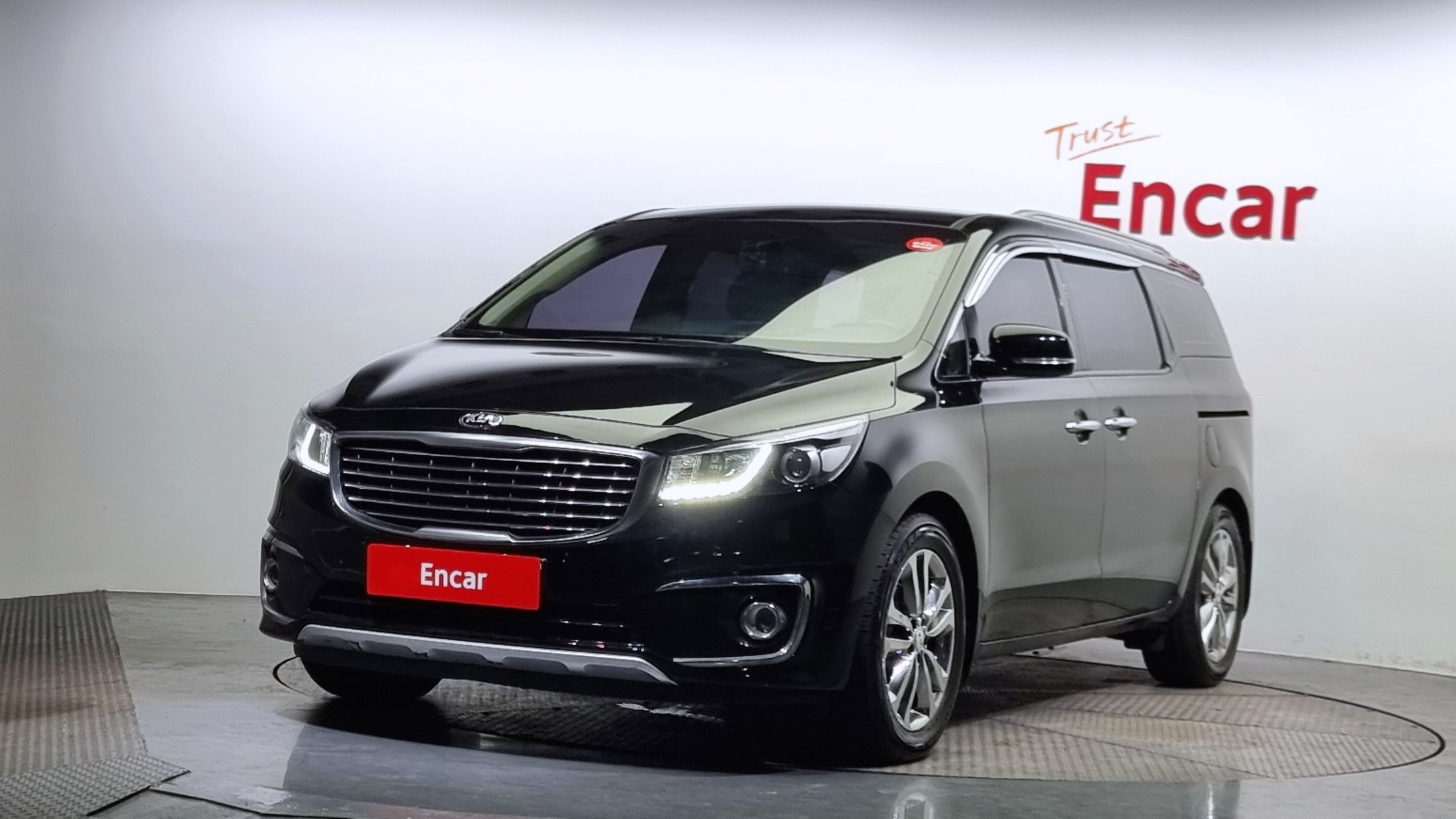 KIA CARNIVAL 2017