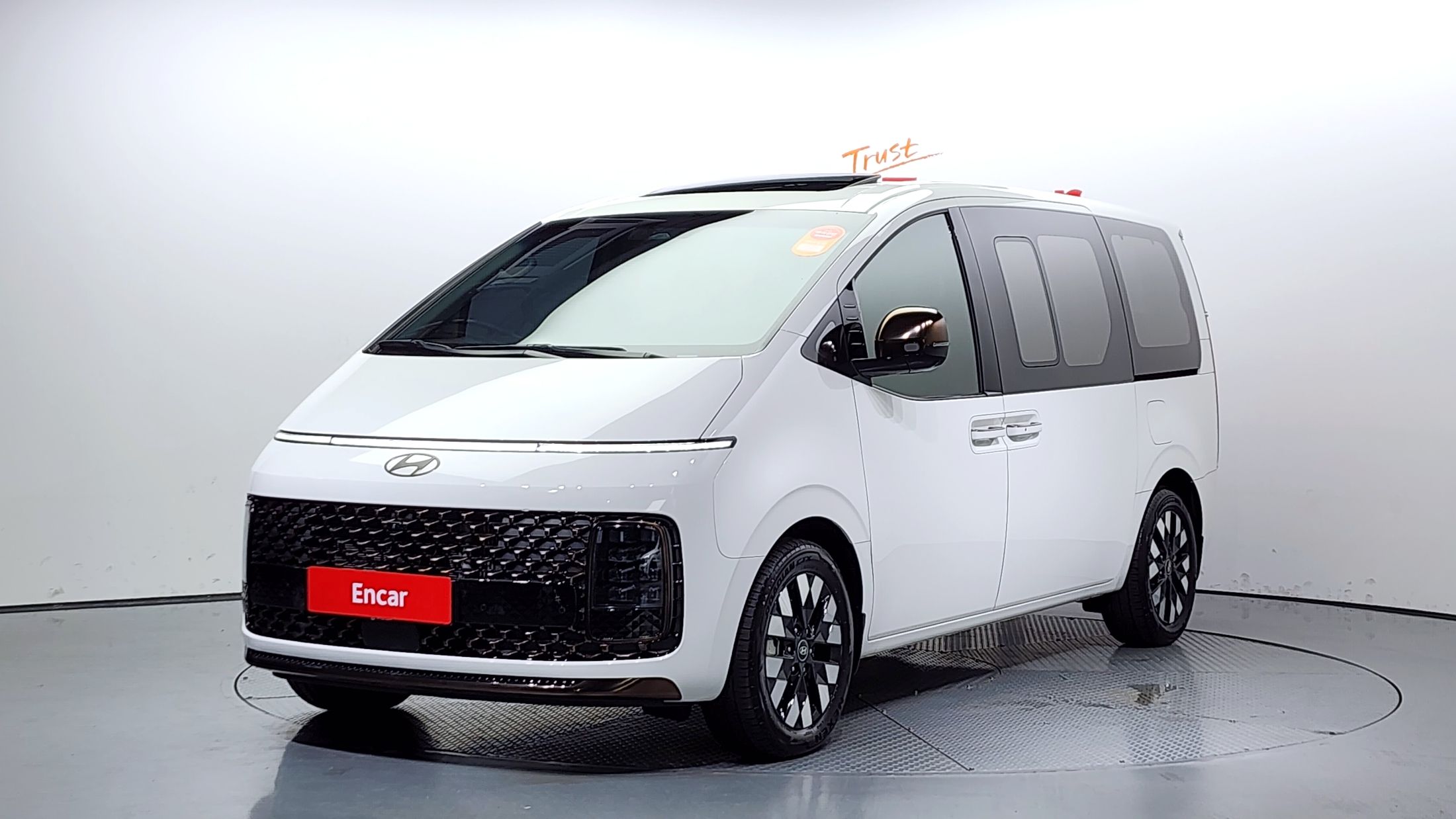 HYUNDAI STARIA 2024