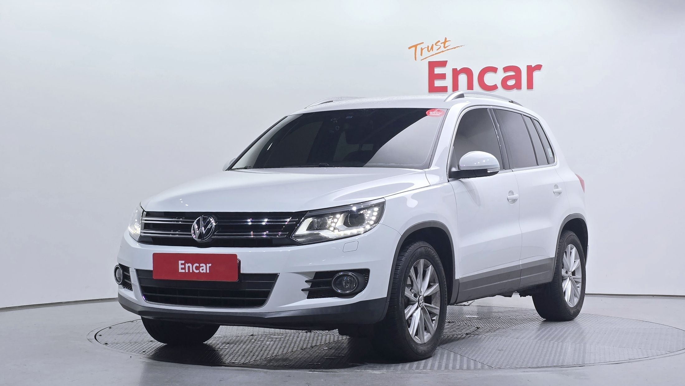 VOLKSWAGEN TIGUAN 2016