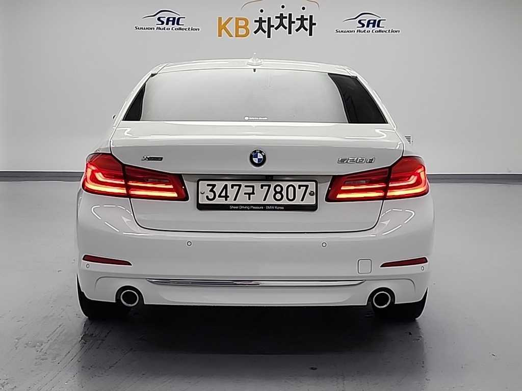 BMW 5-SERIES G30 2020