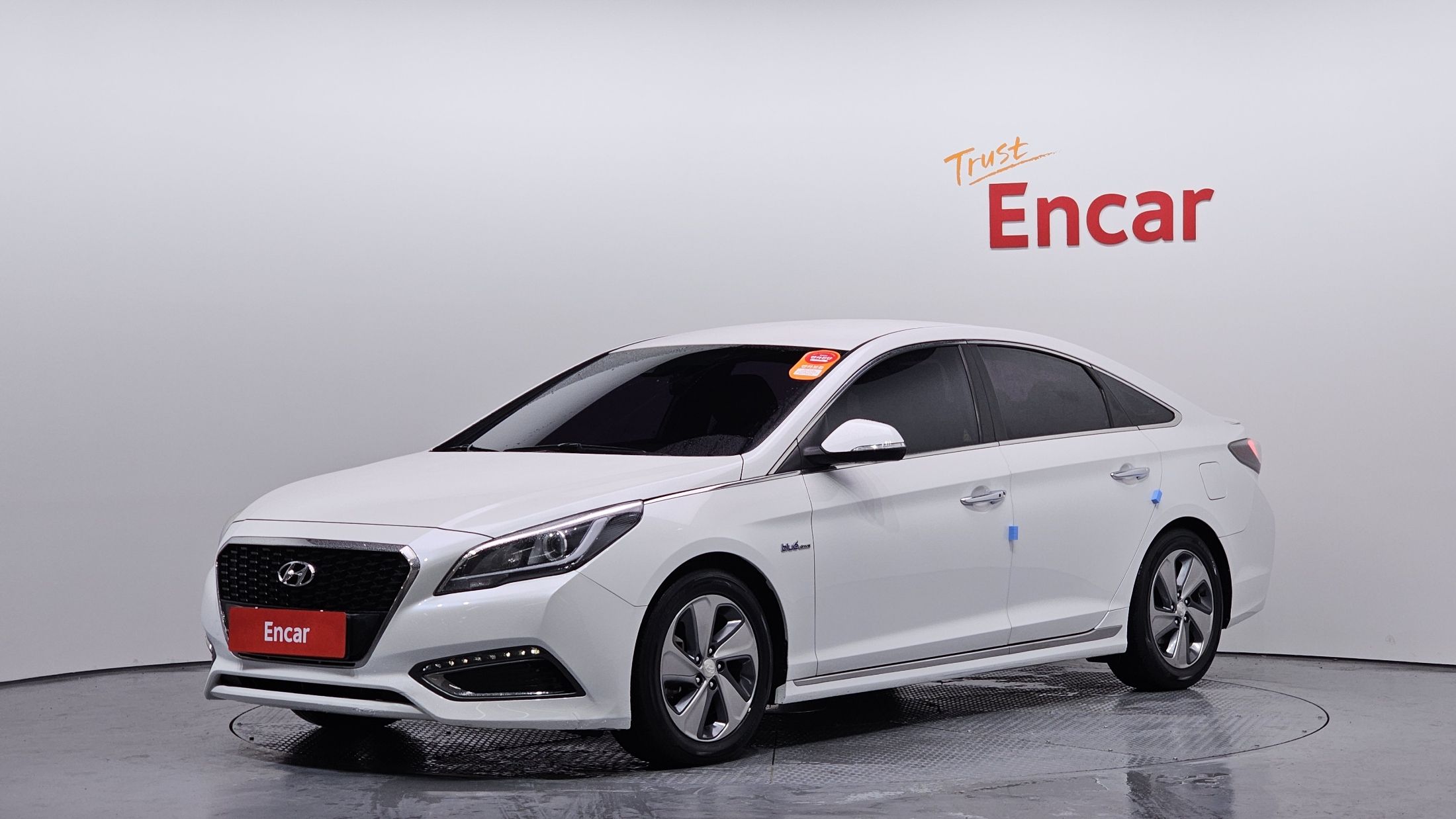 HYUNDAI LF SONATA HYBRID