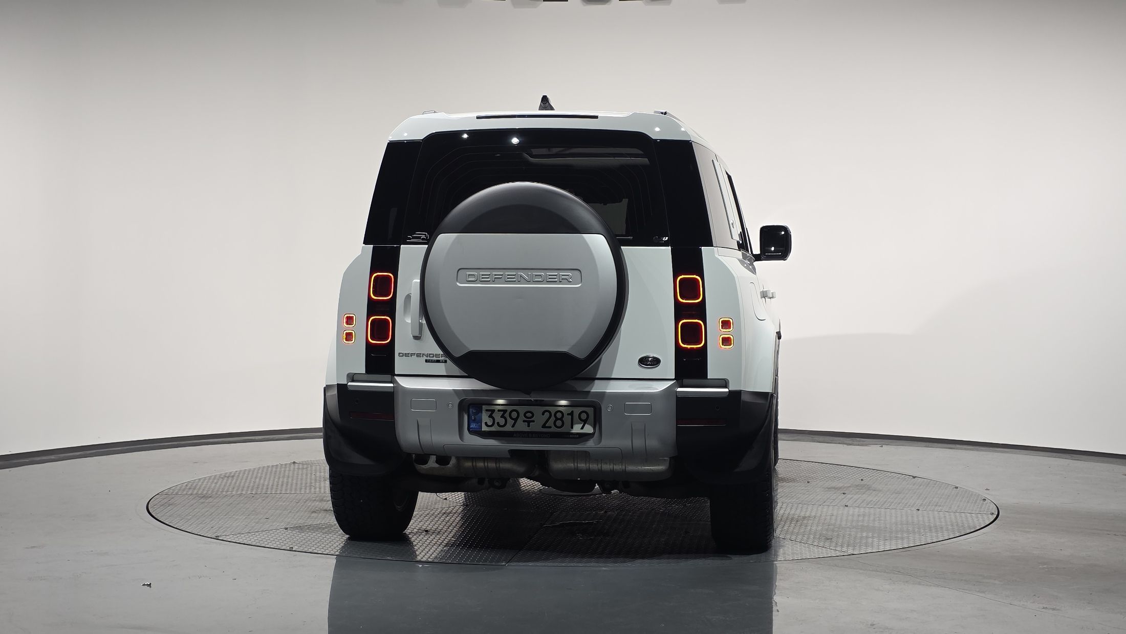 LAND ROVER DEFENDER L663