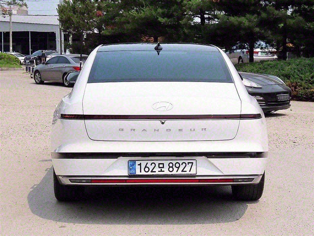 HYUNDAI GRANDEUR GN7 2023