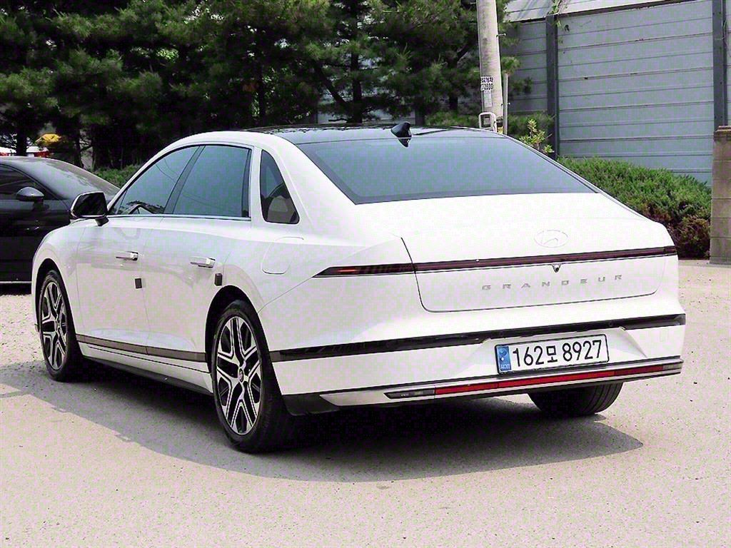 HYUNDAI GRANDEUR GN7 2023