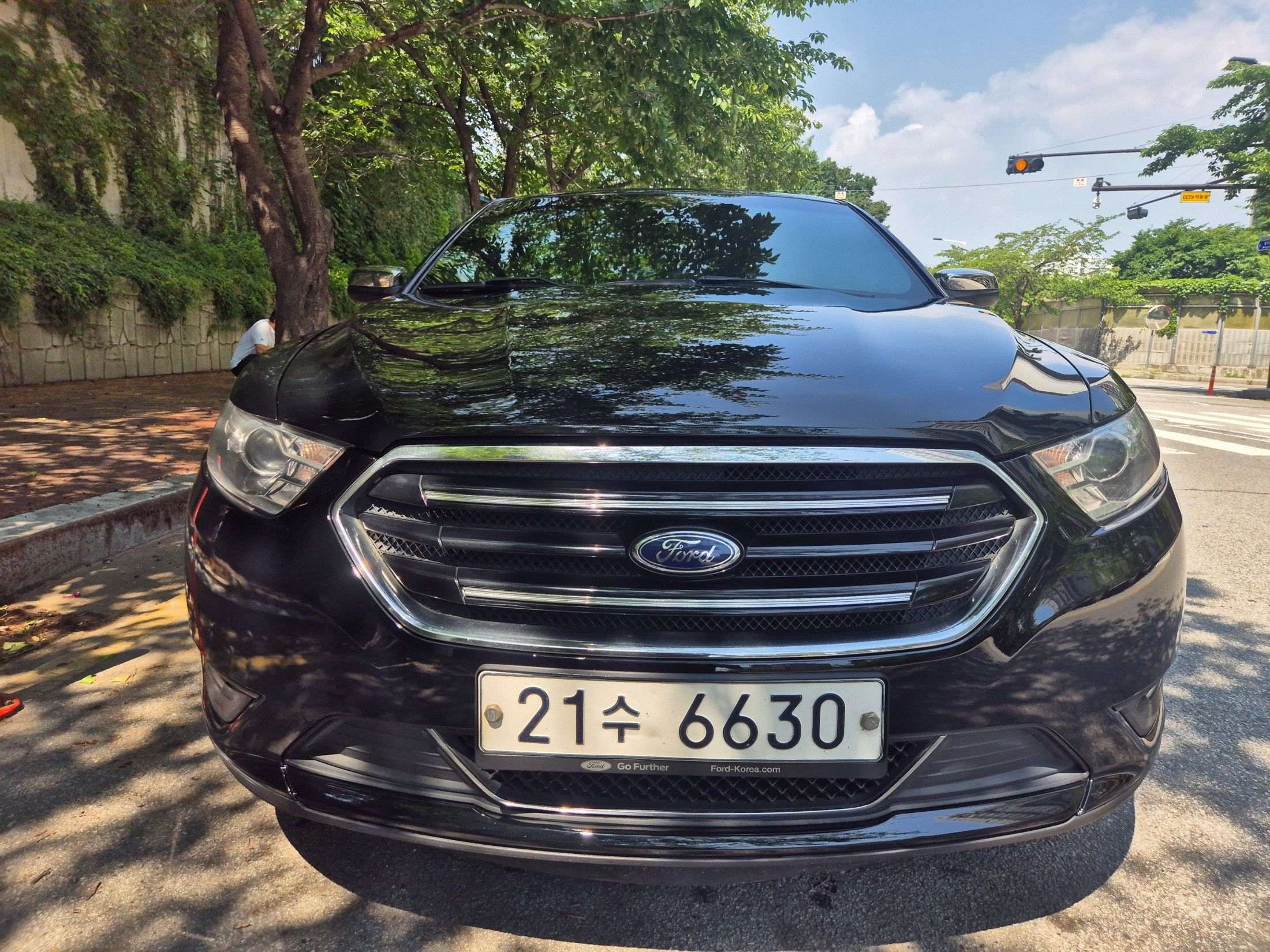 FORD TAURUS