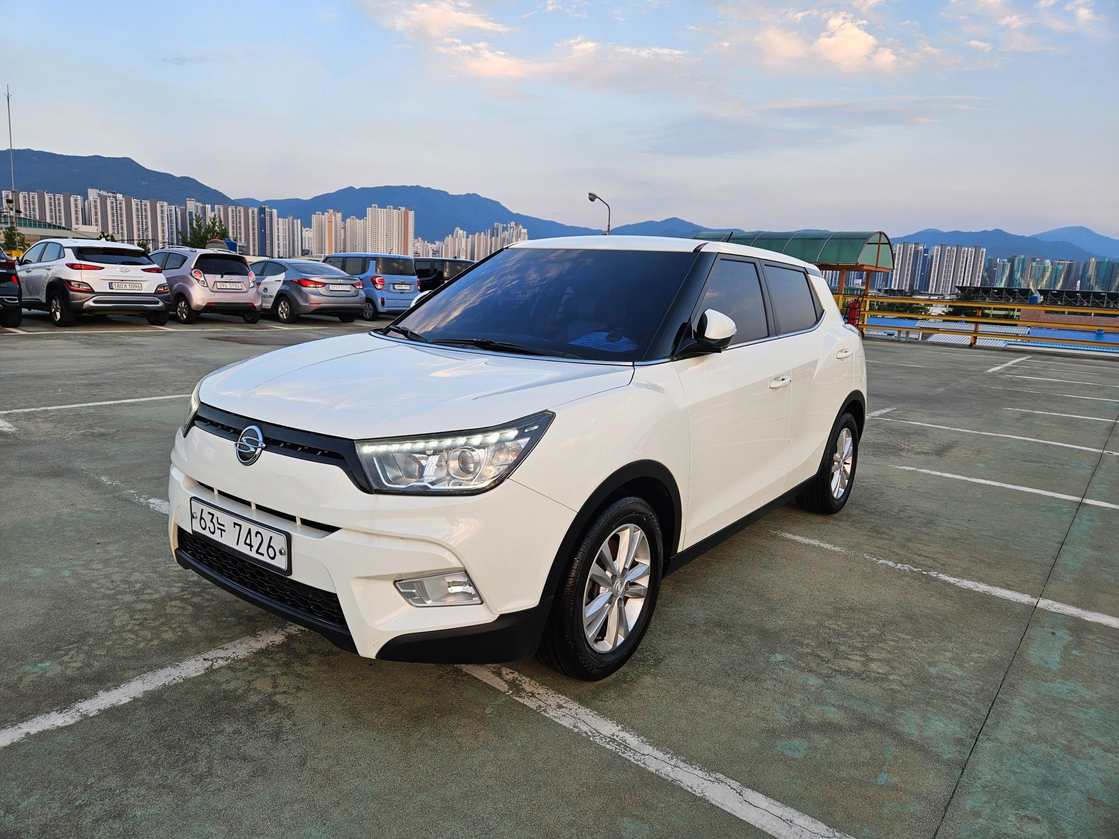SSANGYONG TIVOLI 2015