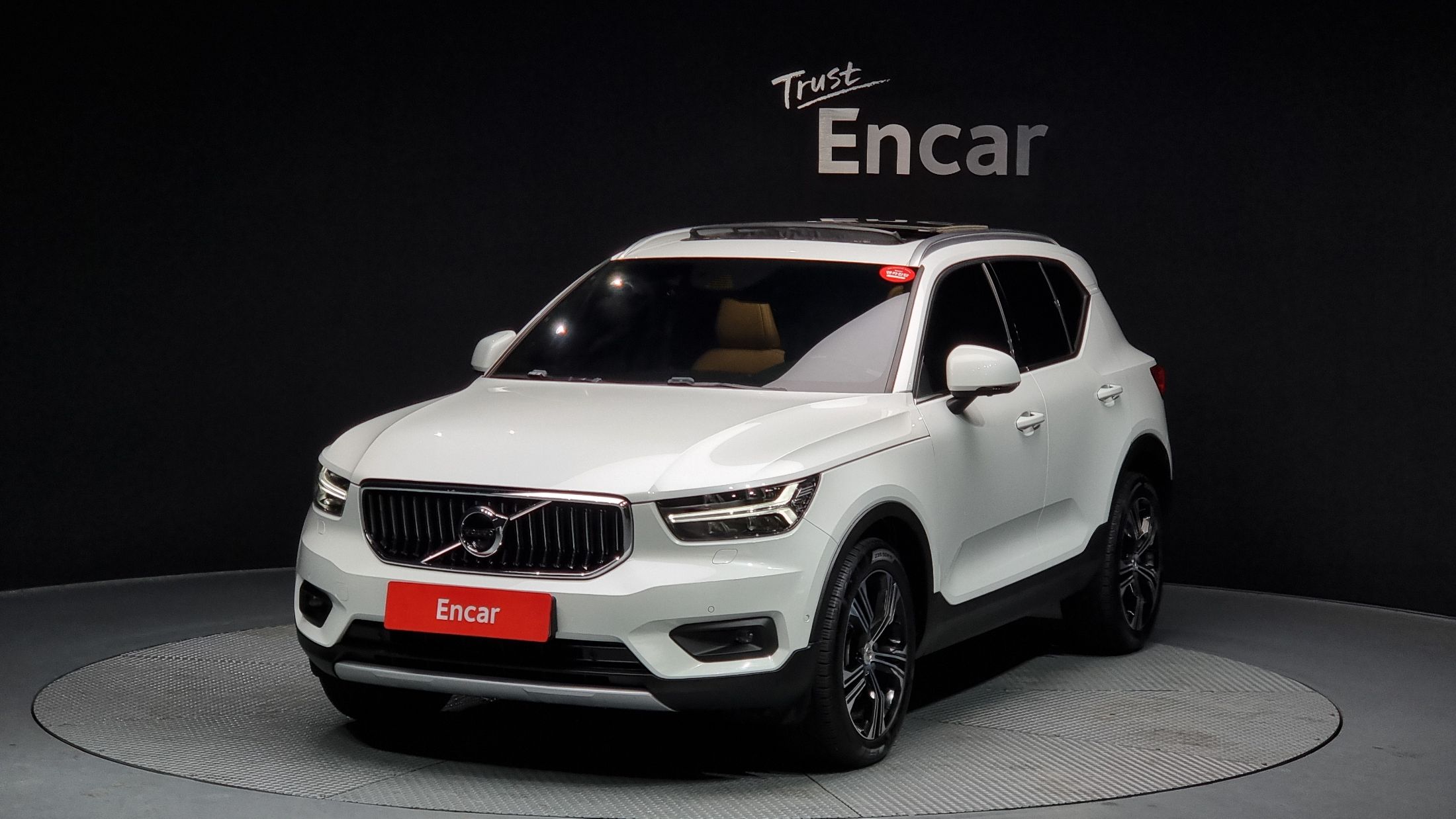 VOLVO XC40 2019