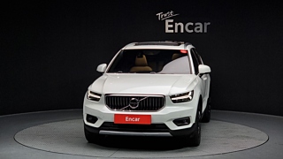 VOLVO XC40 2019