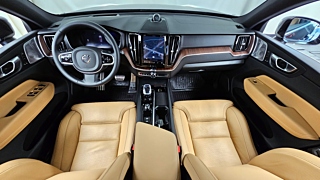 VOLVO XC60 2024