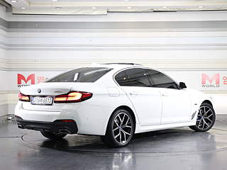 BMW 5-SERIES G30 2023