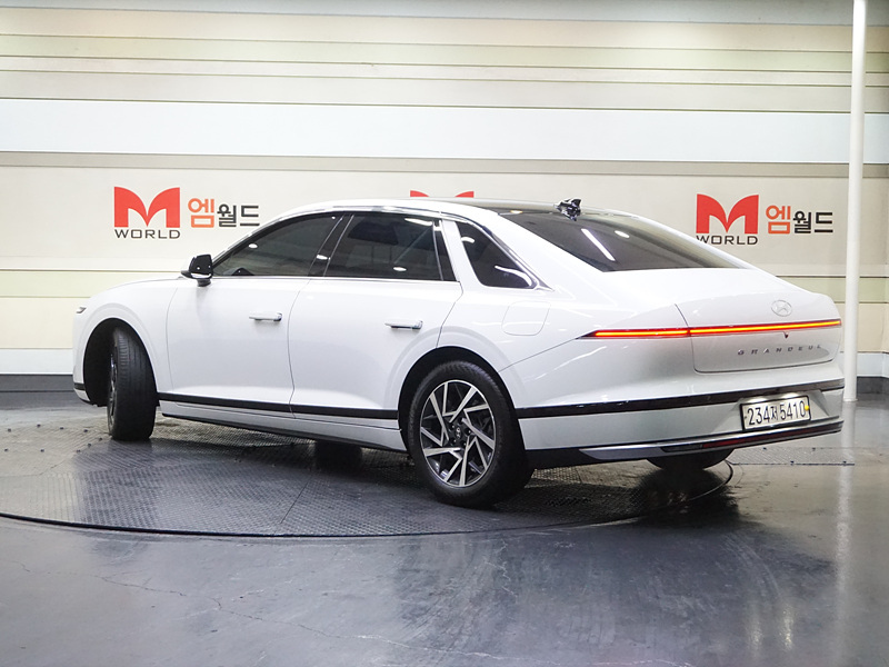 HYUNDAI GRANDEUR GN7 2023