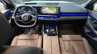 BMW 5-SERIES G60 2023