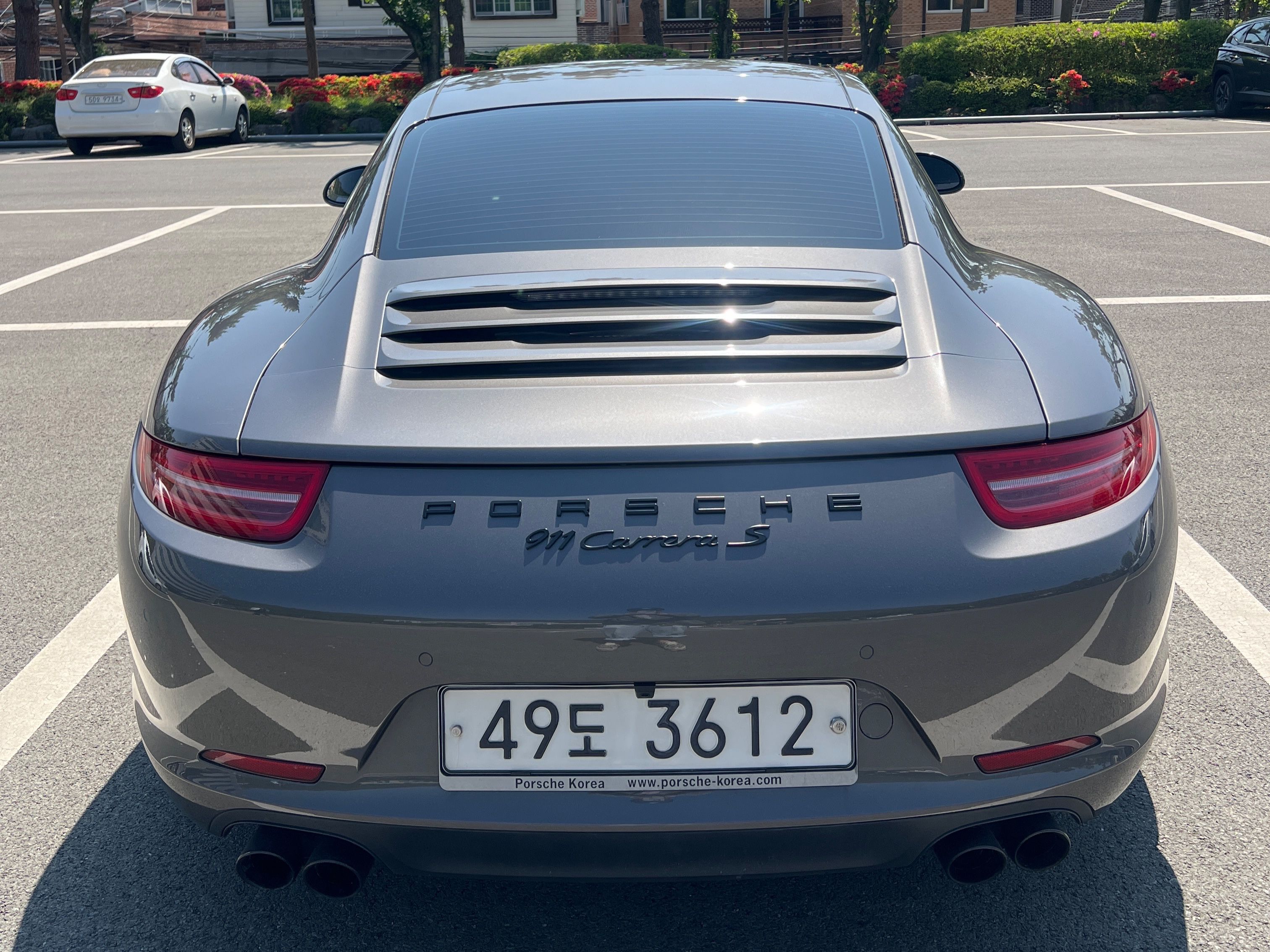 PORSCHE 911