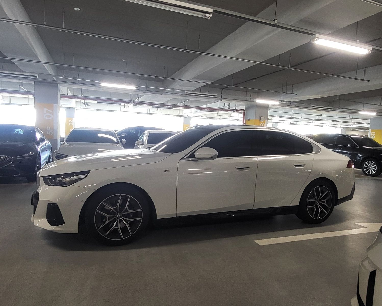 BMW 5-SERIES G60