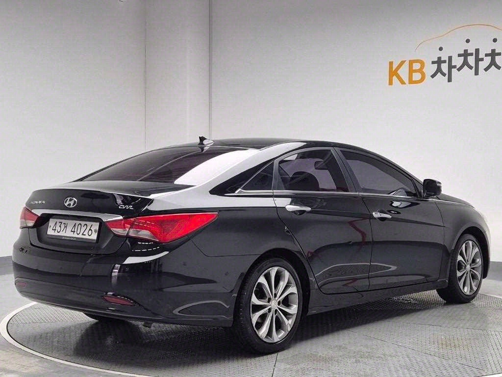 HYUNDAI SONATA THE BRILLIANT 2013