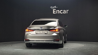 LEXUS ES300H 2020