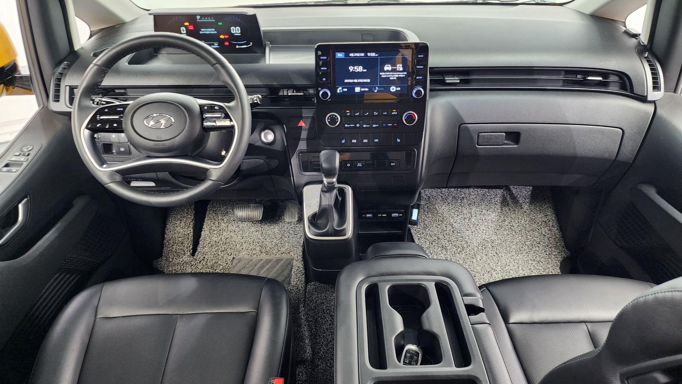 HYUNDAI STARIA 2022