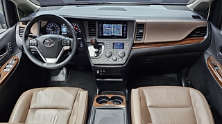 TOYOTA SIENNA 2017