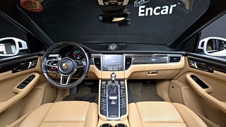 PORSCHE MACAN 2018