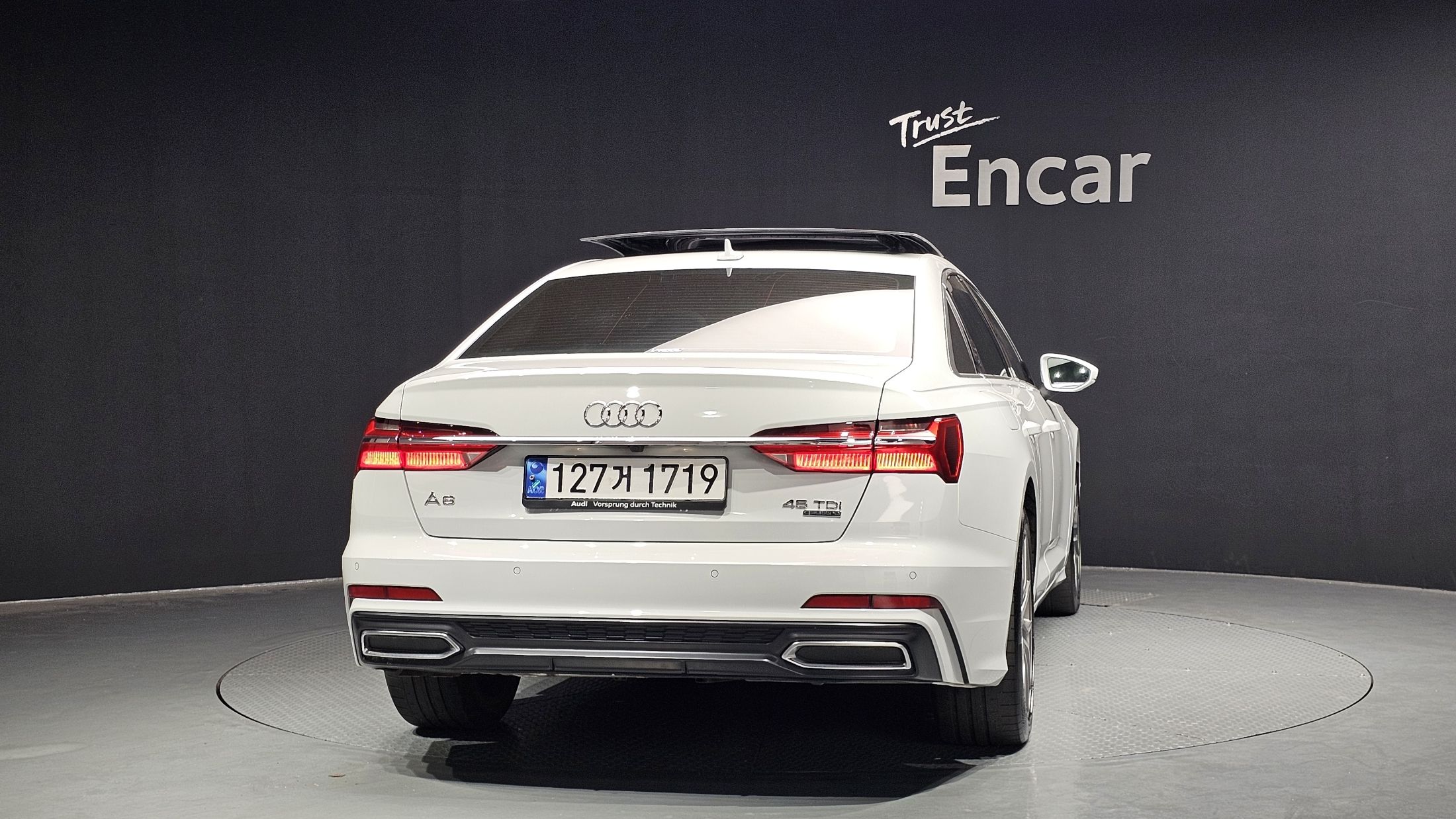 AUDI A6 C8